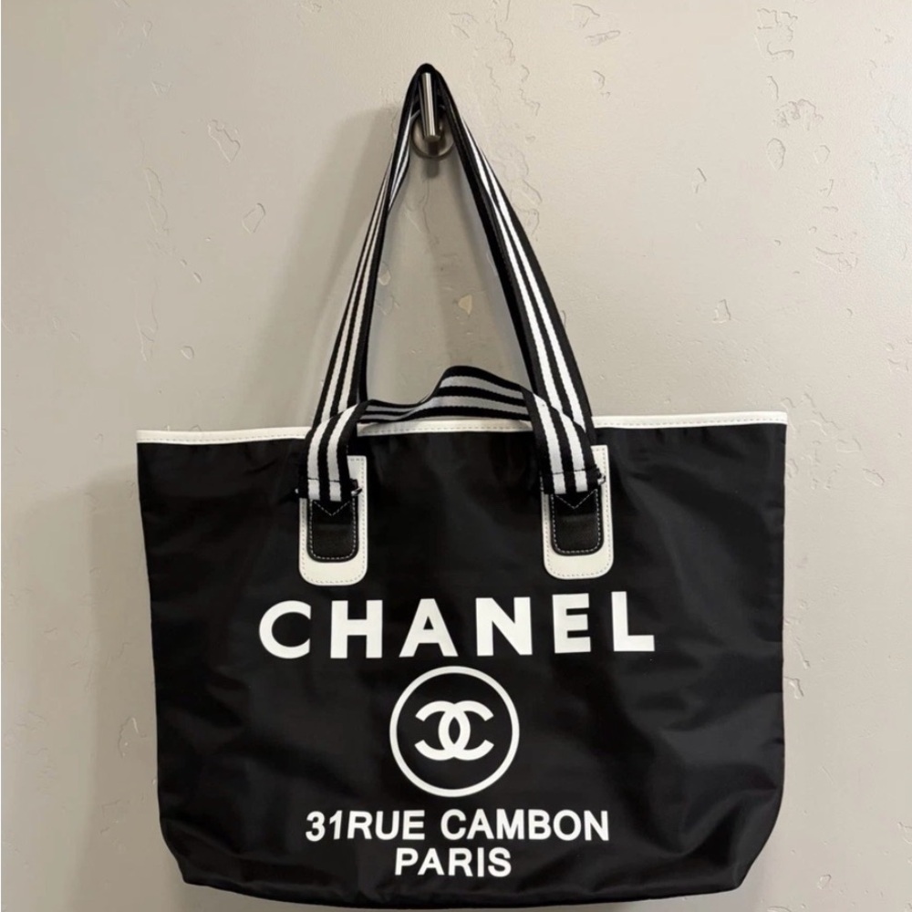 New CC Black and White Logo Tote VIP/GWP